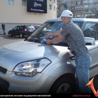 распространение листовок под дворники автомобилей