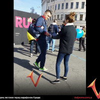 раздача листовок передача "Голос дети" 1+1