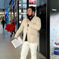 Ведущий на торжественное открытие магазинов