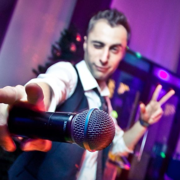 Досвідчені і відповідальні ведучі на захід в Києві